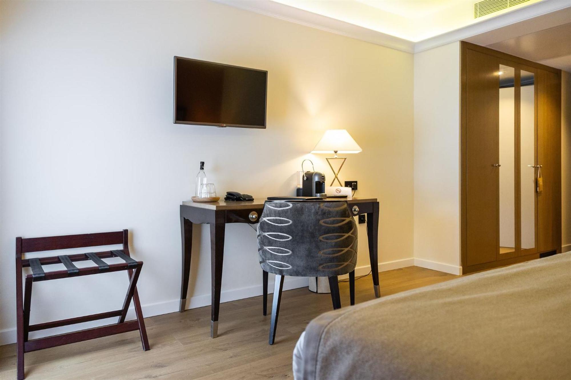 Hotel Des Gouverneurs Bastiya Dış mekan fotoğraf